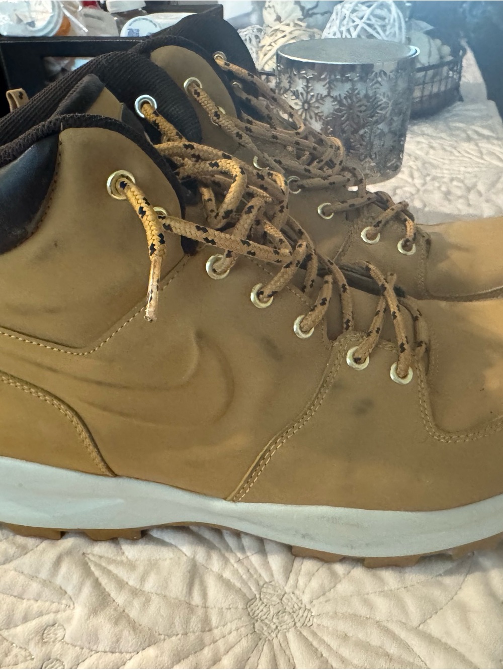 Nike Men’s Wheat/Tan Lace-Up Outdoor Boots